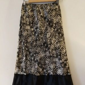 Black and white floral Damoda skirt size M